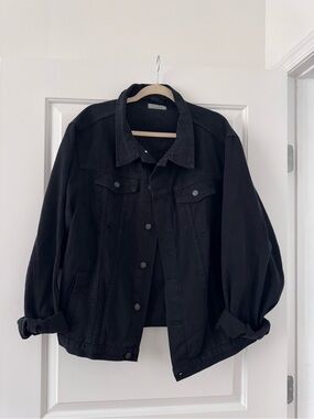 NWOT Black Oversized Women's Denim Jacket